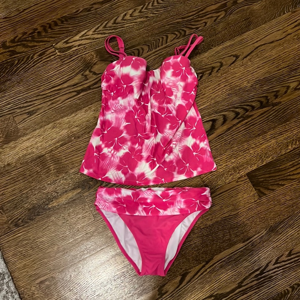 Pink and white tankini — Free by Gottex
